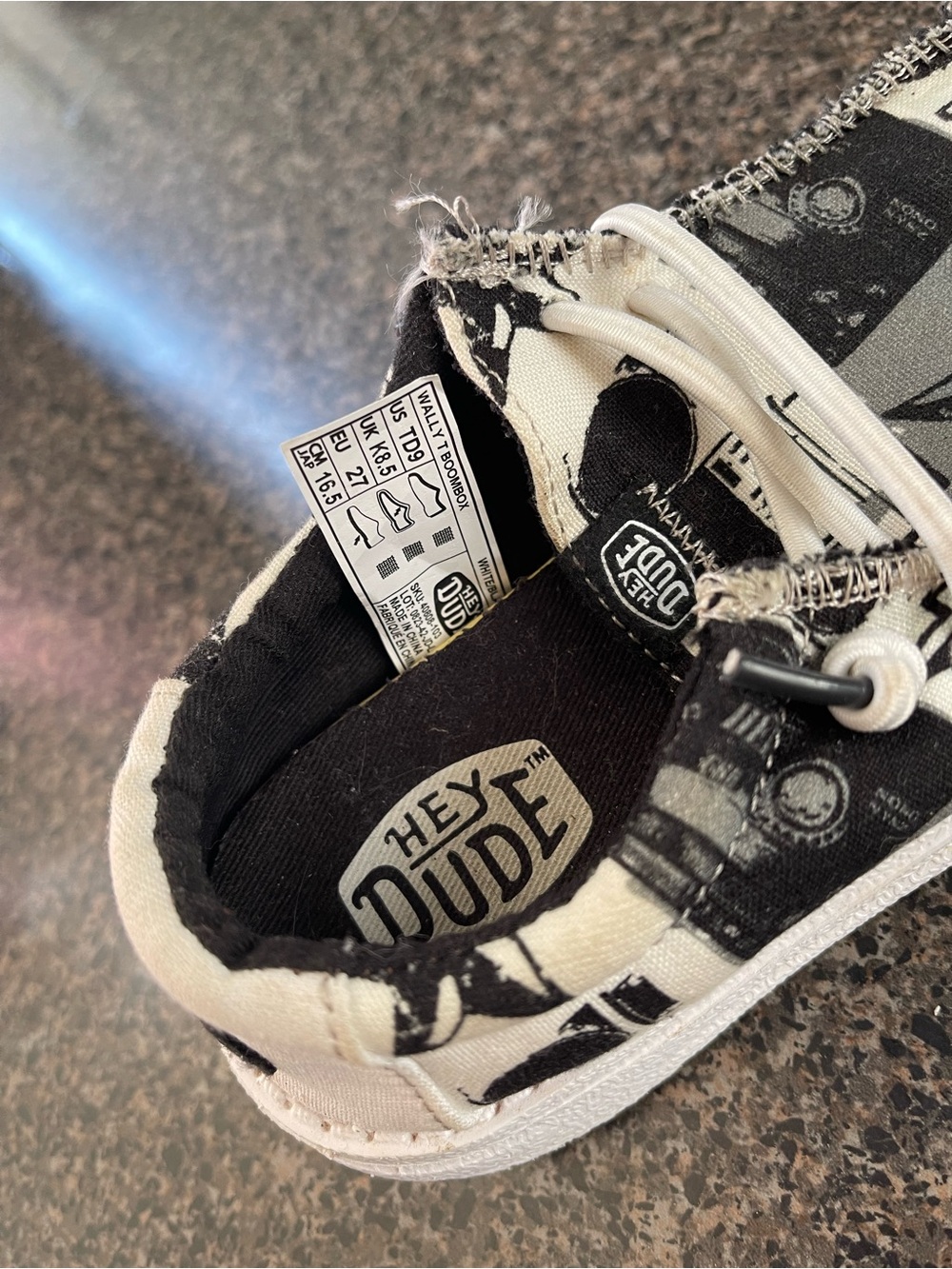 Hey Dude Boys Canvas Graphic Lace-Up Low Top Sneakers Black/White US 11 - Picture 8 of 8